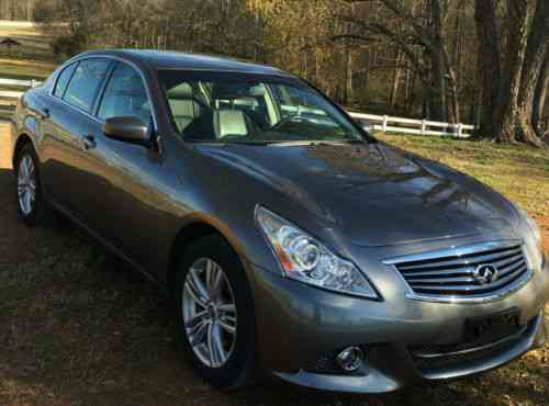 Infiniti G37 X Sedan 4 Door 2013